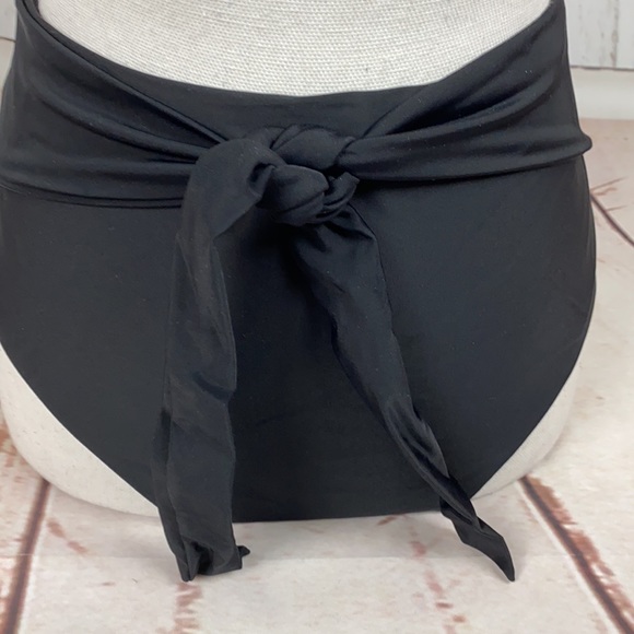 Bikini - Picture 2 of 5